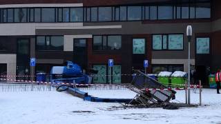 preview picture of video 'Ernstig ongeval met hoogwerker op Oostelijke Havendijk in Roosendaal'