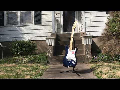 Squier Vintage Modified '70s Stratocaster Sweetwater Exclusive   Translucent Blue