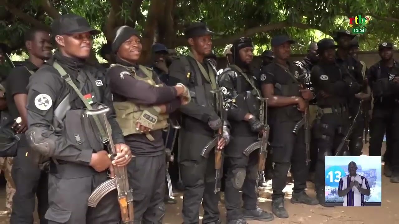 Tournée du ministre de la Sécurité aux postes frontaliers de Faramana de Fô et Samandeni