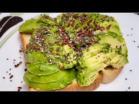 How To Make AMAZING Avocado Toast I Power Breakfast: Avocado Toast with Chia & Flax Seeds