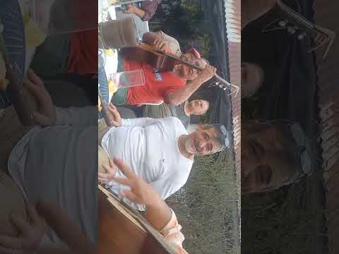 Cantando con chicuana canto en el paraje el Ombú entre ríos 