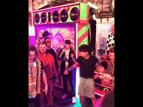 Piso 21 y Micro TDH bailando en grabación de "Te vi" 👏🎶💃