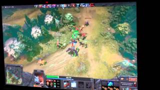 Darer.Female team playing Dota 2 @ ASUS FbotY 2012