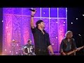 Luke Bryan Performs 'Kick the Dust Up'