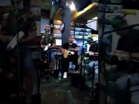 Cantor Gu Silva canta não deixe o samba morrer