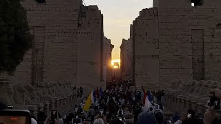 Solsticio de invierno, el amanecer se alinea con el templo de Karnak en Luxor, Egipto
