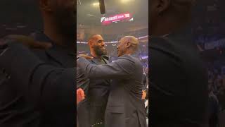 Download lagu LeBron & MJ Share a Moment ❤ mp3 Download lagu LeBron & MJ Share a Moment ❤ mp3