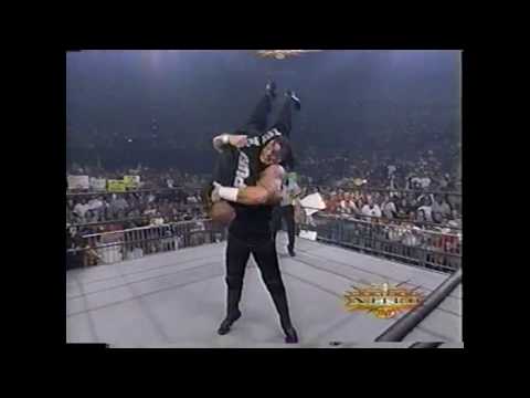 WCW Vampiro vs Rey Mysterio