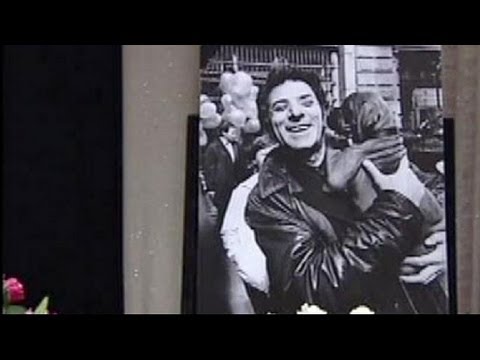 Russia buries oscar-nominated director Todorovsky