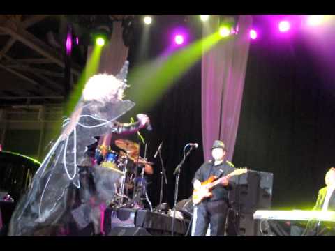 cindy lauper with allen tousaint at rpheus ball, early in the morning, 02 20 2012
