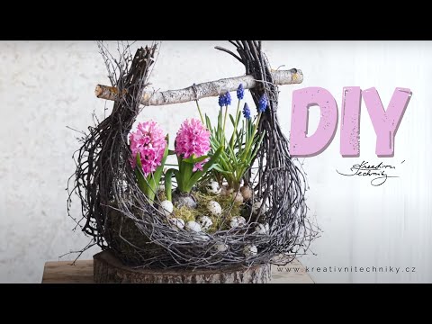 , title : 'DIY Velikonoční dekorace♥️ Jednoduchá venkovní výzdoba: Košíček z proutí zdobený květinami'