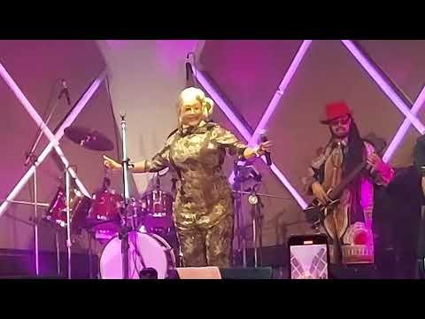 Marcia Griffiths no cine joia dia 13/09 Leões de Israel  part 2