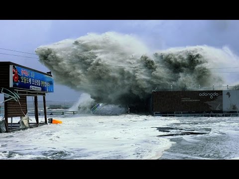 UNSOLVED MYSTERIES  Monstrous Typhoons 720p