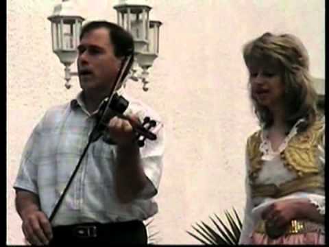 Rukija i Zehrini jarani - Voljela bi vidjet' svoga sina - (Official video 2006)