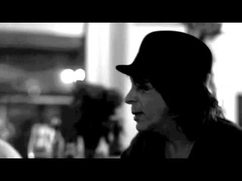 She Tried to Hold Me - The Waterboys