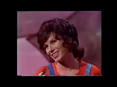 Eurovision 1971 Luxembourg - Monique Melsen - Pomme Pomme Pomme (AI Enhanced)