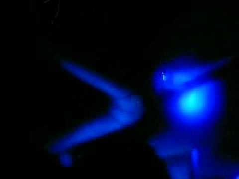 diego gonzalez en directo BUNKER 19-08-2011.mp4