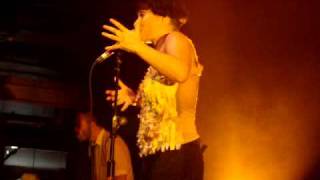 Clã - Problema de Expressão