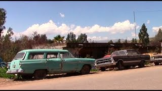 Coleccionista arma museo de autos al aire libre en Junín | 90 Fin de Semana