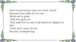 Gloria Estefan - Time Waits Lyrics