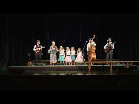 Hommik - Curly Strings ja Taisi laululapsed