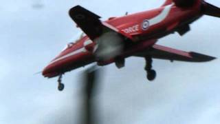preview picture of video 'Red Arrows return to RAF Scampton :)'