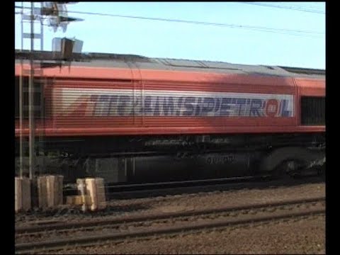 Class 66 Diesel Locomotive (2)