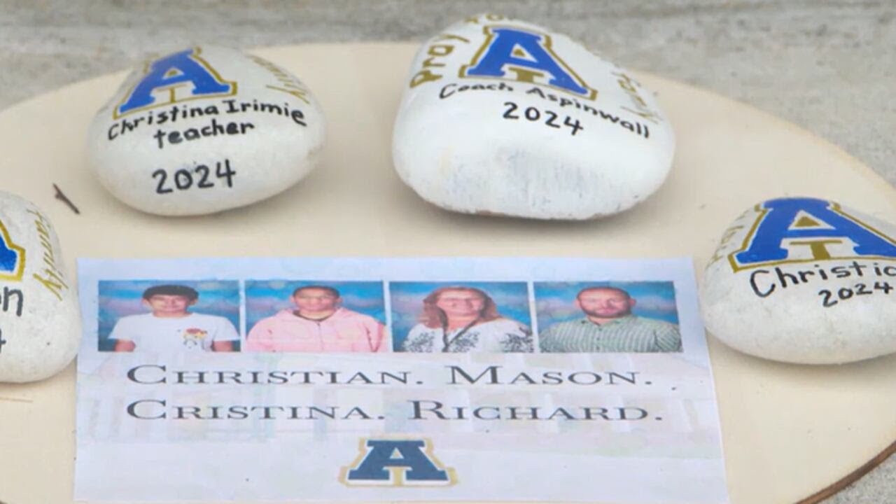 Hundreds gather in Winder to remember Apalachee High School shooting victims