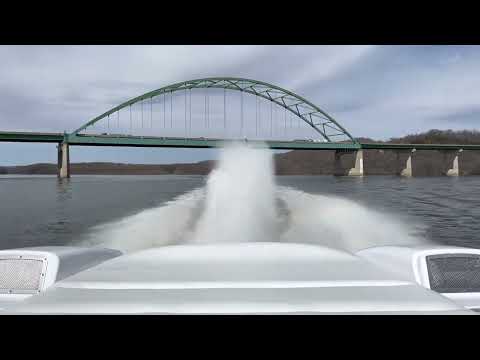 DONZI 43' ZR Running On Mississippi River (Dubuque, Iowa)