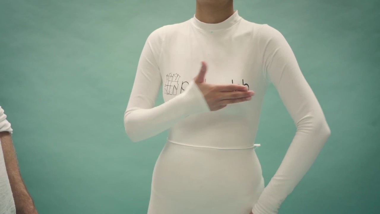 What is the difference between armhole and armscye? More REF