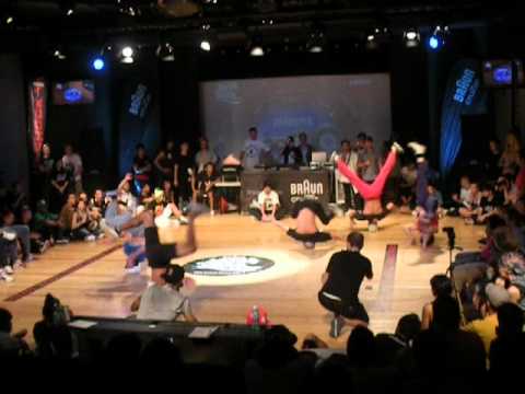 Boty Italy 2011 - G-shock Longest Powermove Battle - Headspin