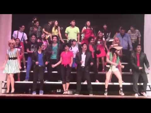 Sandra Demarini - GREASE 2013 de Martin´s Producciones - ESCENA EN EL PARQUE