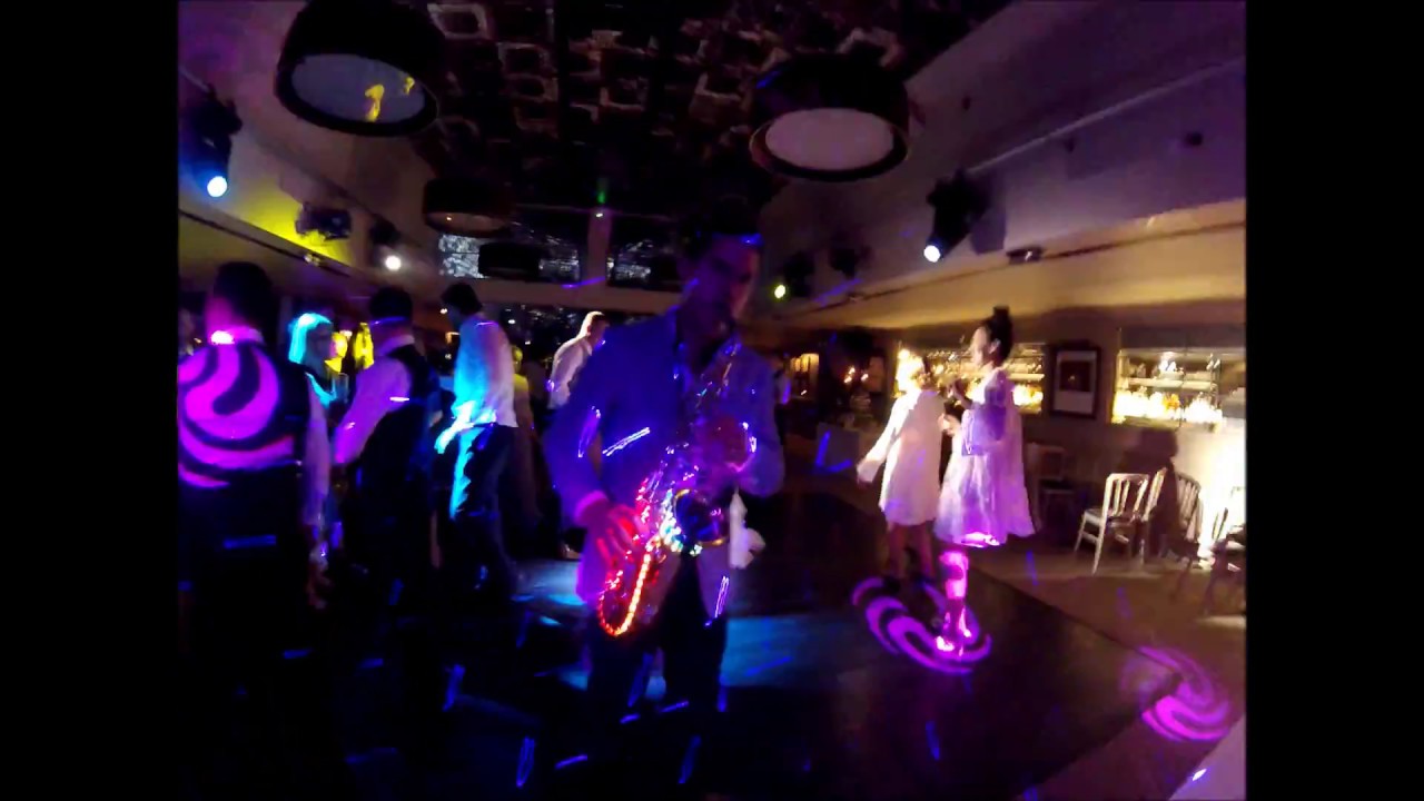 TheSaxWalker – UPTOWN FUNK LIVE! SAX & DJ – Spinthebeats.co.uk