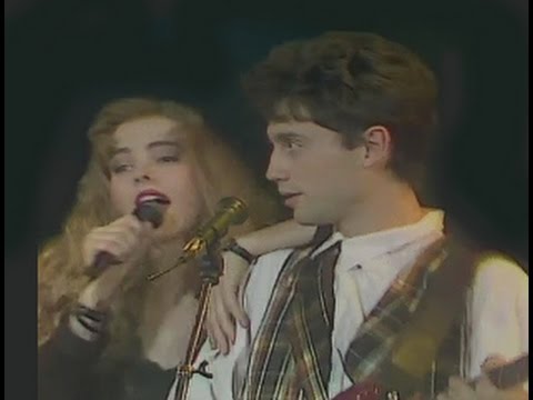 ALEX & CHRISTINA - No me pidas amor (RockoPop)