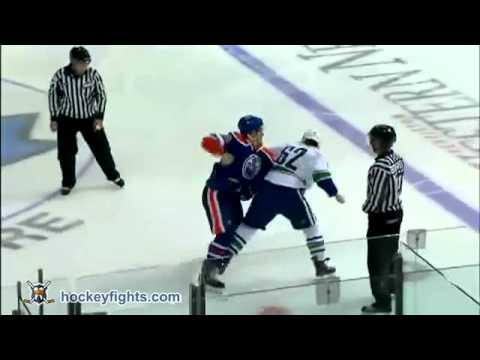 Michael Curtis vs Tyler Schmidt Sep 11, 2011