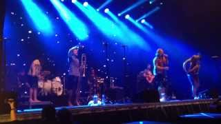 LaBrassBanda - "Nackert" live BR Radltour