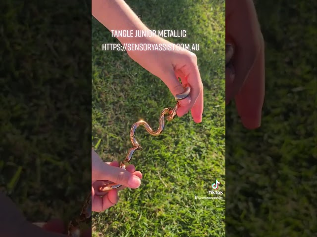 Vídeo relacionado con Tangle Jr. Solid Purple - Juguete antiestrés genuino para niños y adultos