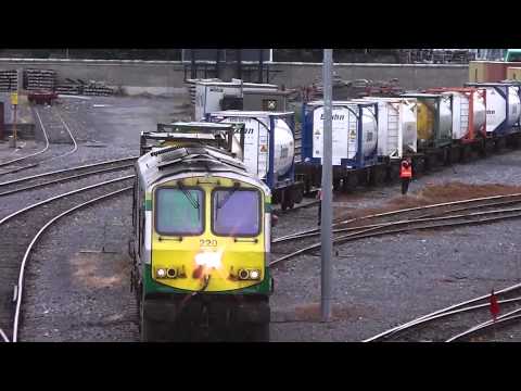 Irish Rail class 201 (220) + IWT Liner - North Wall, Dublin.