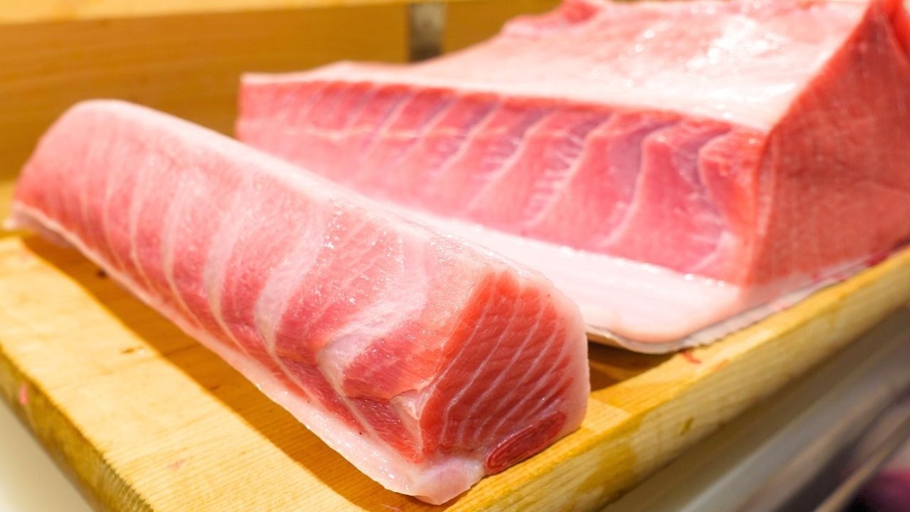 120kg Tuna, 6kg Puffer, Crab, Abalone... Extravagant Sushi at a Beloved Shop!【Sushi Nishino】