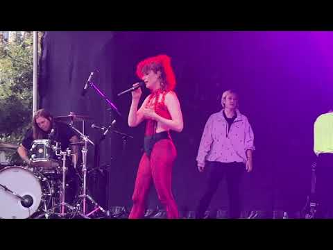 KIESZA RAE ELLESTAD “Hideaway” singer Hudson Yards NYC concert June 22 2022