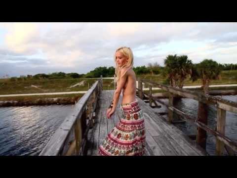 Liza Berggren by Leonardo C