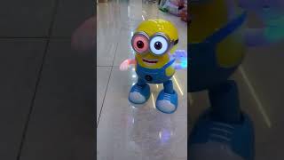 Download lagu Mainan minion menari baru dengan musik, lampu, dan gerakan aktif. mp3