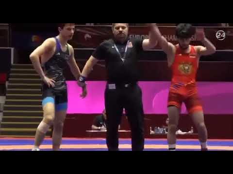 Atleta de Azerbaiyán golpea a luchador de Armenia y es descalificado