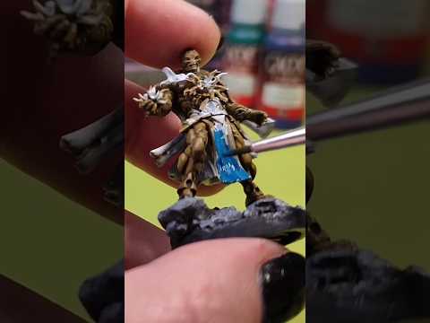 Painting the Savvas Hollowpact miniature