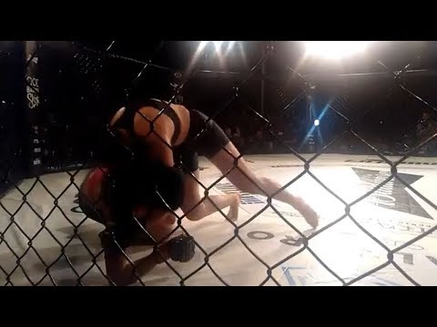 Iasmim Casser vs. Laurita Ribeiro - SUBMISSION - (MMA Experience 3) - (2017.11.18) - /r/WMMA