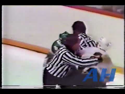 NHL Sep. 18, 1983 Greg Fox,CHI v Tim Coulis,MIN Chicago Blackhawks Minnesota North Stars