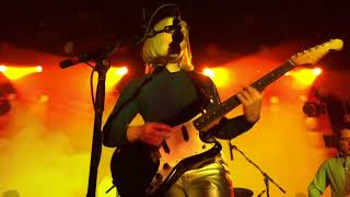 Alvvays: “Saved by a Waif” @ The Mod Club, Toronto, December 16, 2017