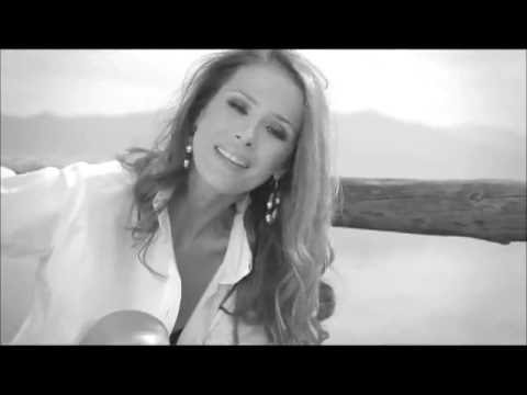 Karolina Goceva - Toj (official video)