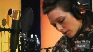 My Brightest Diamond - Inside A Boy (LVE at Laundro Matinee acoustic session).flv