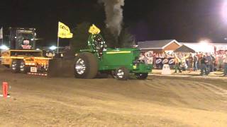 preview picture of video 'Tractor Pull At Arthur Illinois 2011'